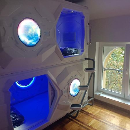 Panda Victor Space Capsule Hostel-Neo Nomad Belgrade Exterior photo