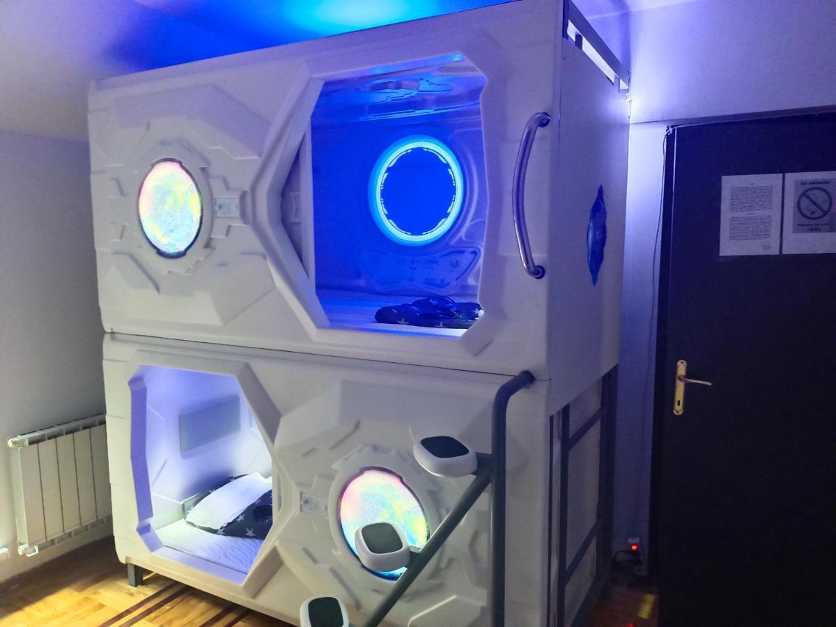 Panda Victor Space Capsule Hostel-Neo Nomad Belgrade Exterior photo