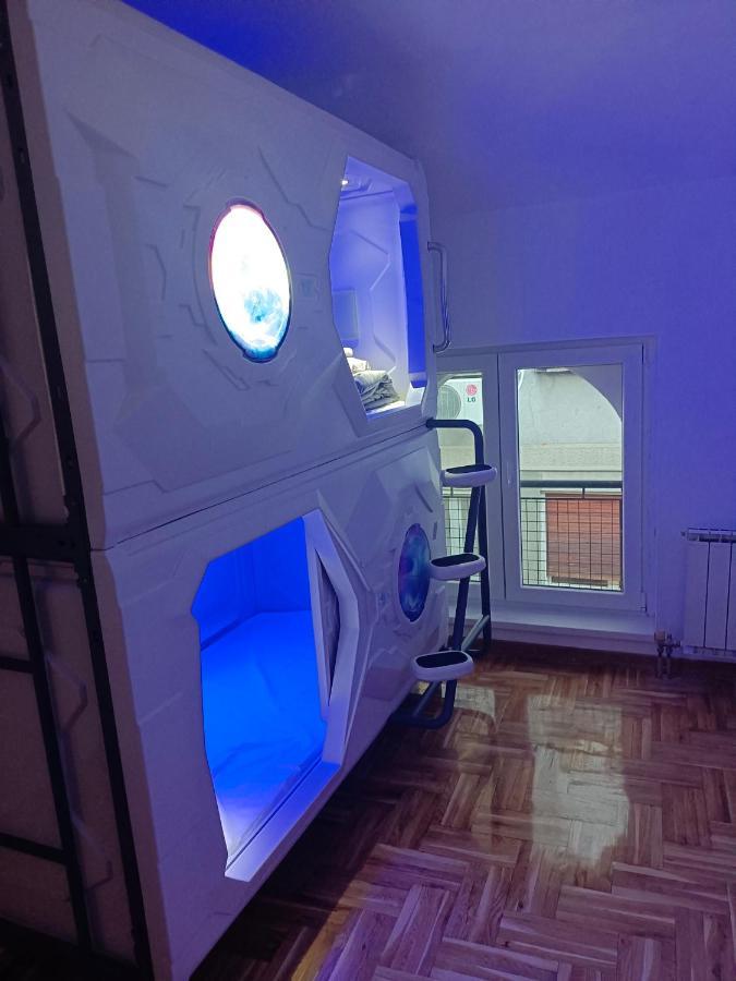Panda Victor Space Capsule Hostel-Neo Nomad Belgrade Exterior photo